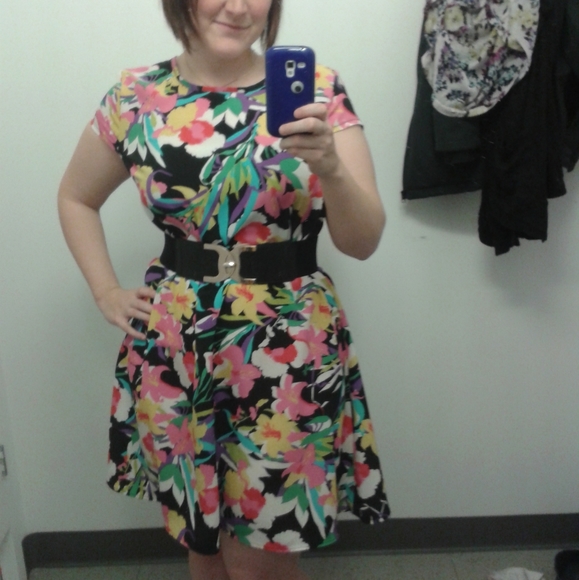 Summer dress - Picture 2 of 3